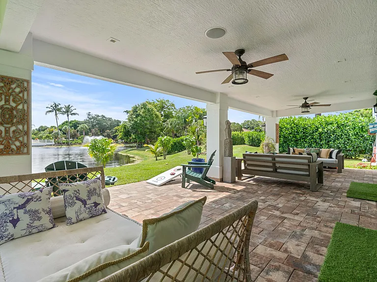 6204 Celadon Cir — Photo 40