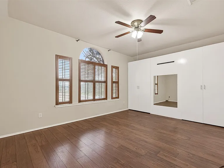 23035 Canal Rd — Photo 43