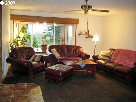 47639 W. 2nd St., Oakridge