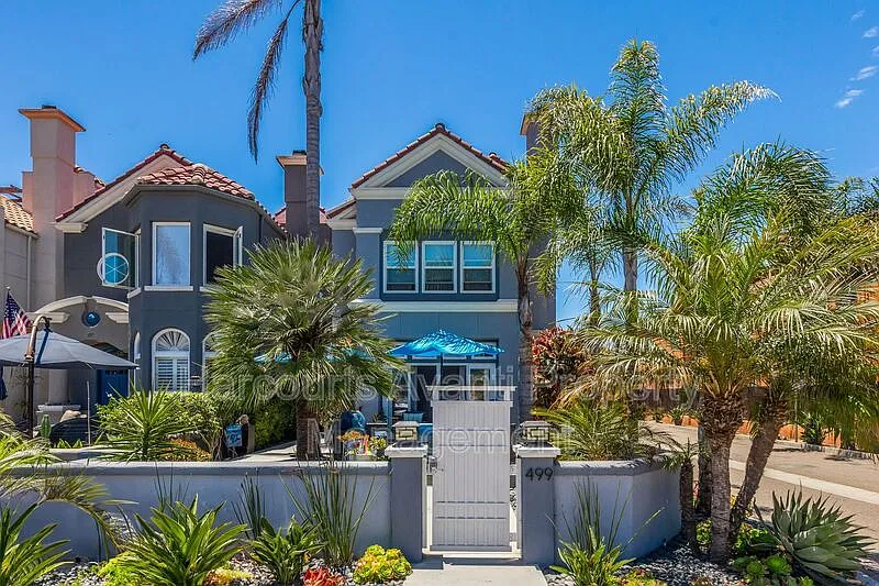 3 bed, 3.5 bath, 2596 sqft, $6,195 — Photo 1