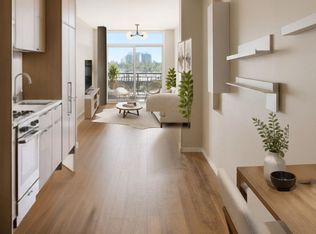10 Willison Sq #609, Toronto, ON M5T0A8