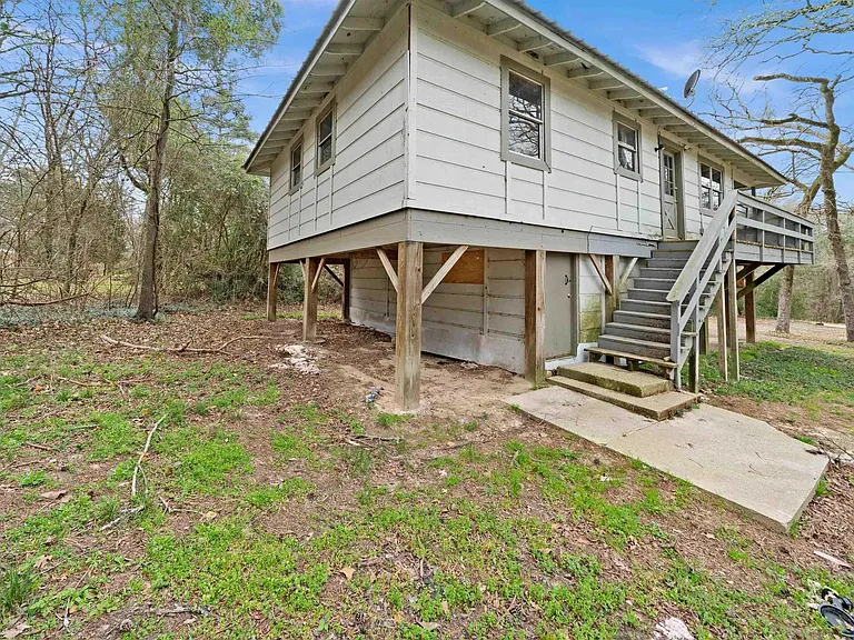 20973 Lakeview Dr — Photo 4