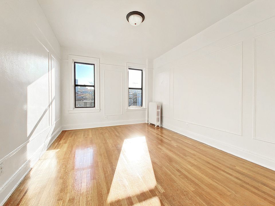1st image of 452 Park Pl APT 4J
