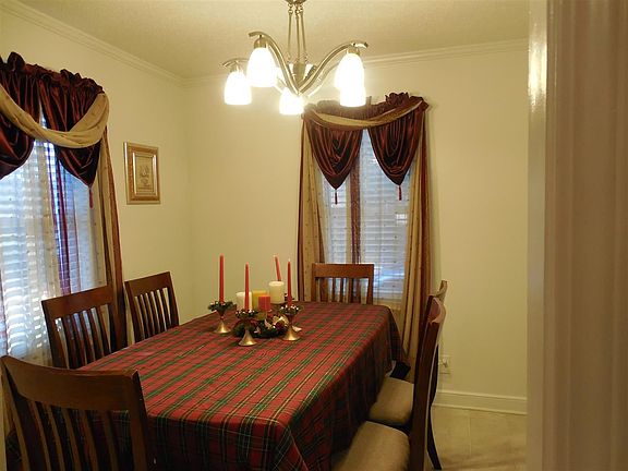 3rd image of 520 N Nettles St