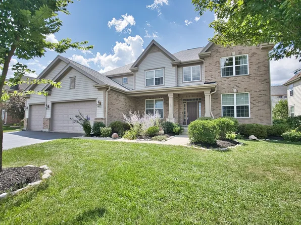 19 N Empress Dr, Hawthorn Woods, IL 60047