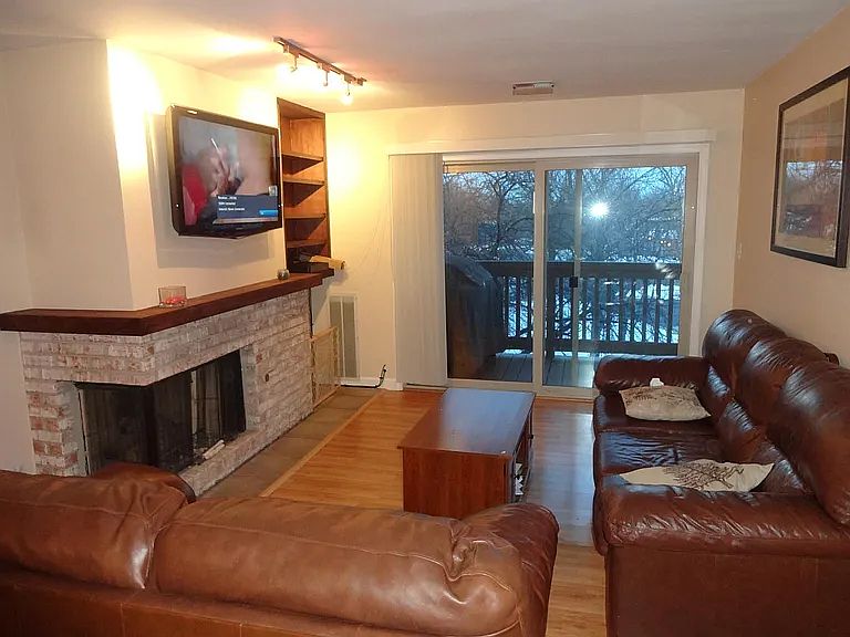 1st image of 1223 Knottingham Ct