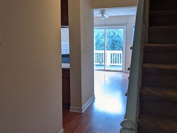 2nd image of 141 Willow Creek Cir #2