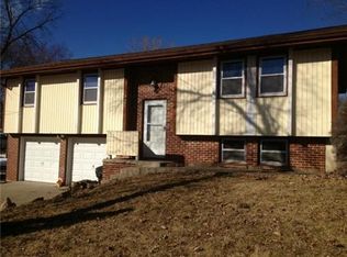 3008 Maplewood Dr, Excelsior Springs, MO 64024