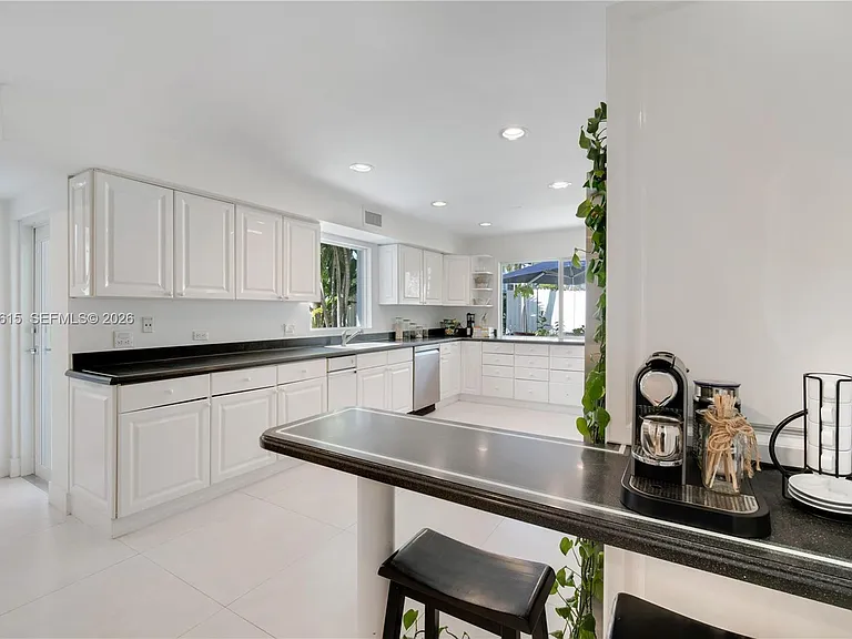 324 Caribbean Rd — Photo 20
