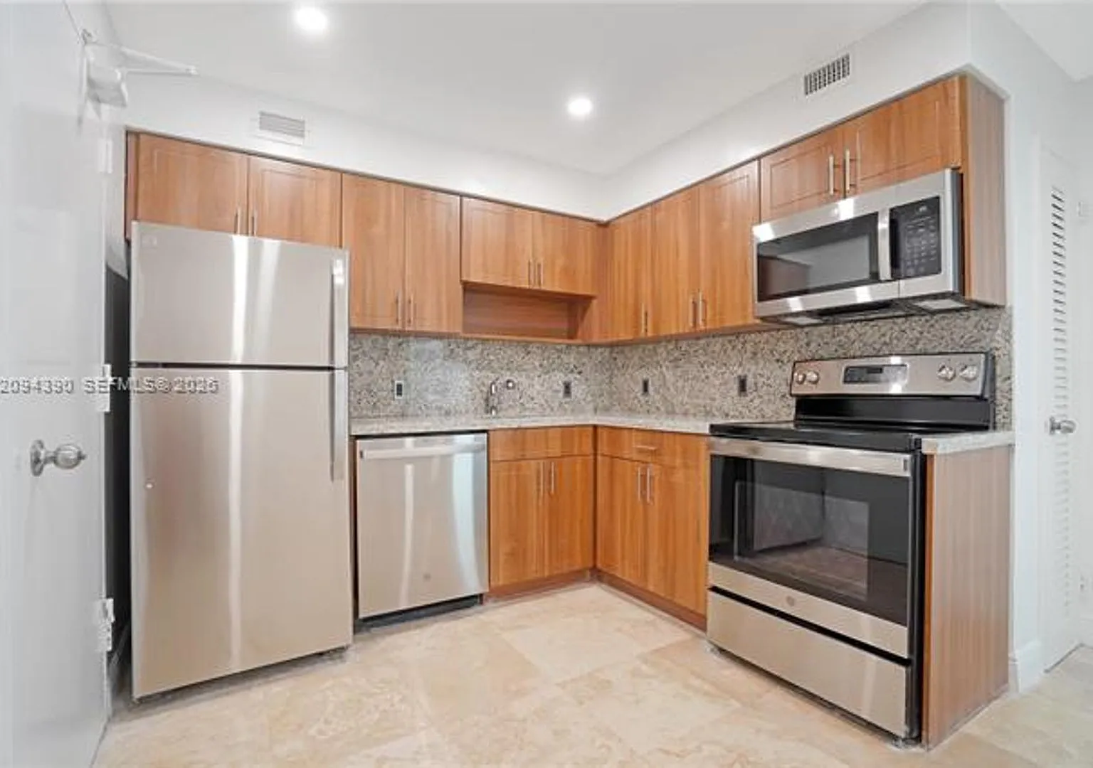 5101 Collins Ave cu-11J, Miami Beach, FL 33140 — Photo 1