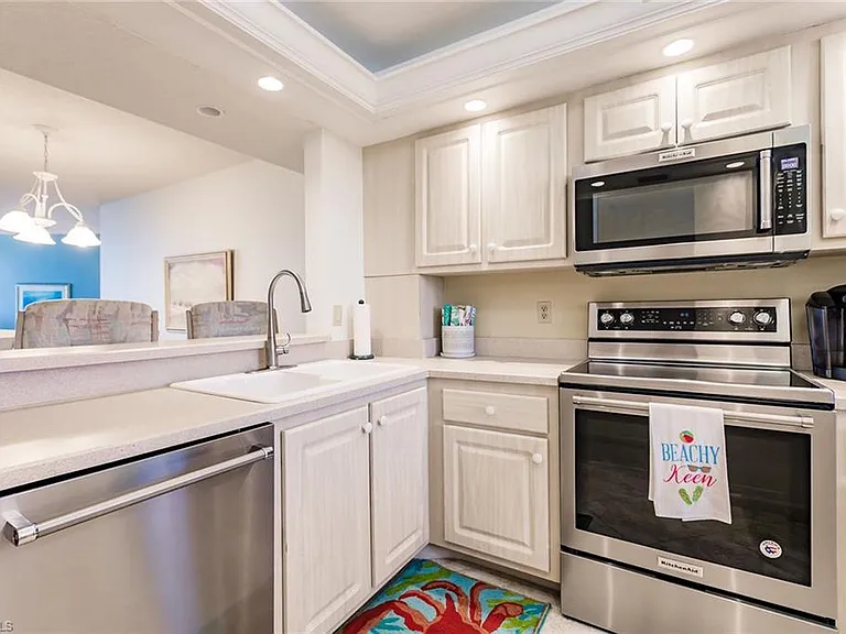 260 Seaview Ct #904 — Photo 15