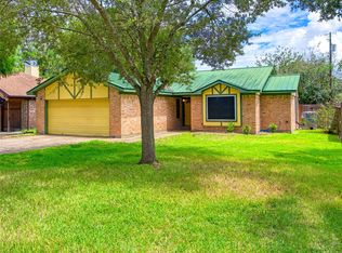 3122 Edgewood Dr, Dickinson, TX 77539