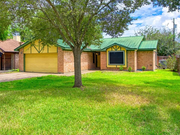 3122 Edgewood Dr, Dickinson, TX 77539