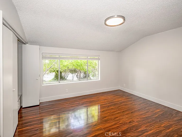 19443 Superior St — Photo 15