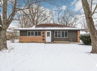 415 Shabbona Dr, Park Forest, IL 60466