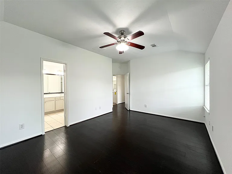123 Willoughby Ct — Photo 18