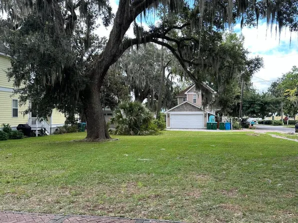 1021 12th St, Port Royal, SC 29935