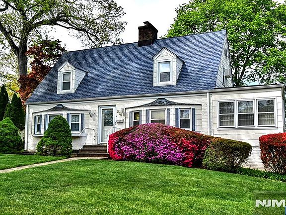 2nd image of 137 Manhattan Avenue