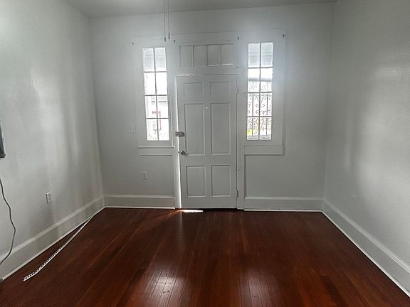 2nd image of 1206 Bartholomew St