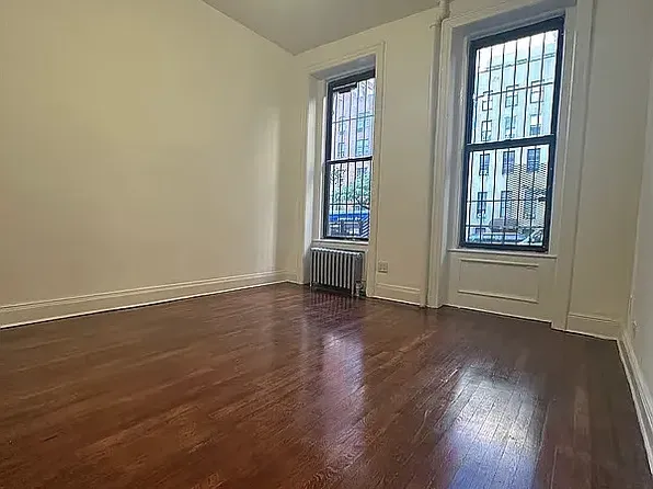 448 W 57th St APT 1A, New York, NY 10019
