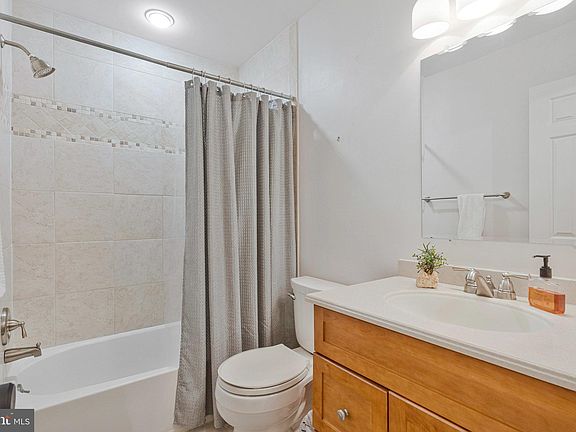 4th image of 5617 Rowena Dr