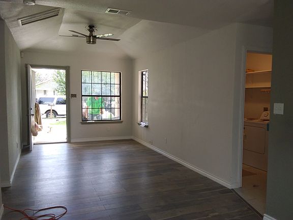4th image of 547 Corliss