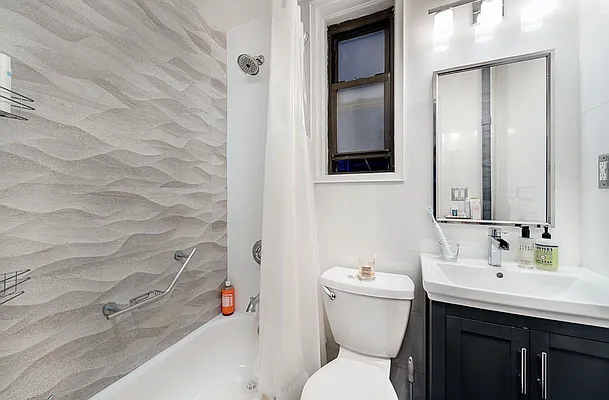 Rented by Guy Goldman, LREB | media 7