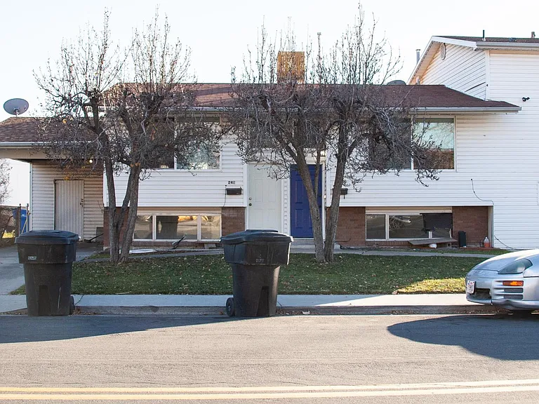 242 E 500 N — Photo 16