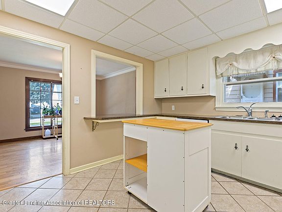 3rd image of 570 Brookland Blvd