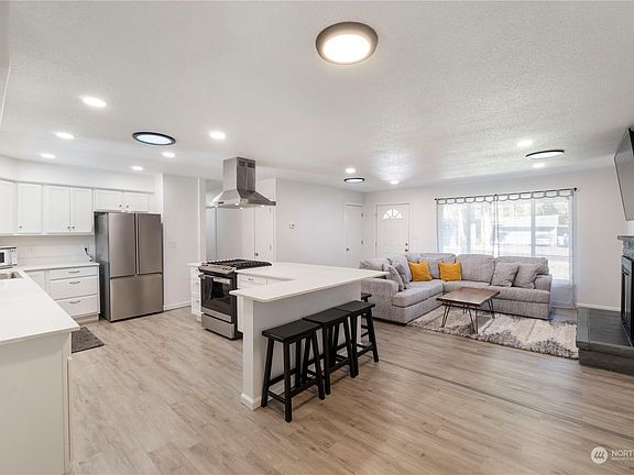 5th image of 4716 76th Street E