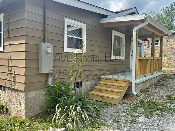 Porch access from both sides