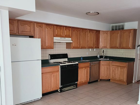 2nd image of 251 Harrison Ave #1A