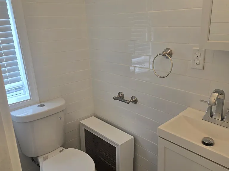 209 S Locust St #5 — Photo 14