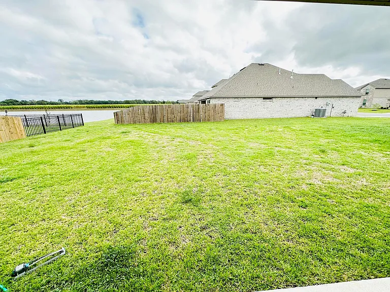 3219 Ivy Lake Dr — Photo 16