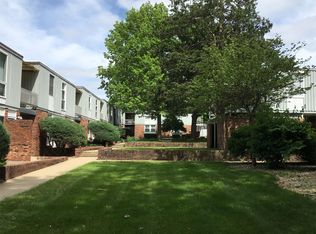 508 S Mattis Ave APT 10, Champaign, IL 61821