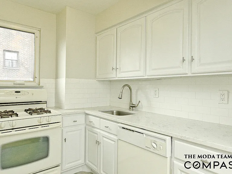 3511 Riverdale Ave #2 — Photo 6