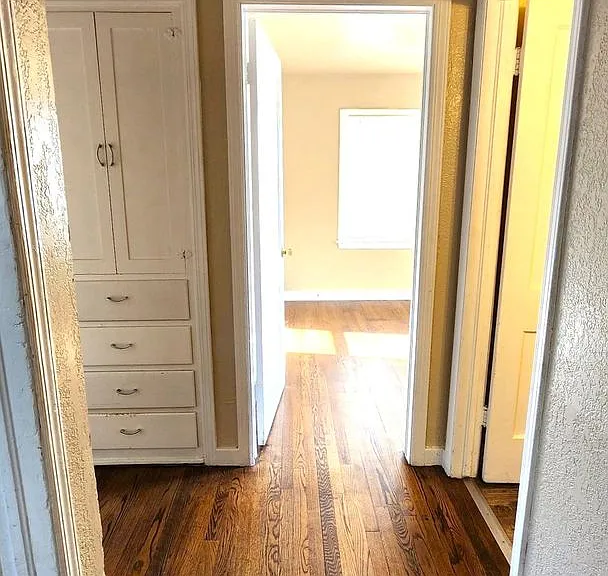 1017 N Tabor Ave — Photo 11