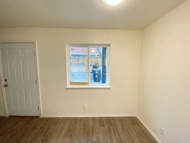 12120 Menaul Blvd NE — Photo 5