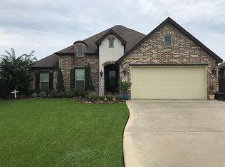 117 Woodridge Dr, Nederland, TX 77627