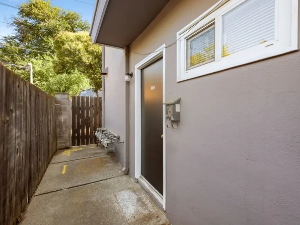 1921-1927 E 8th Street