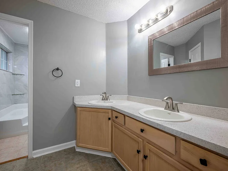 2645 Sam Houston Pl — Photo 36
