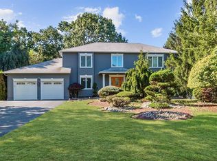 5 Richmond Rd, Manalapan, NJ 07726