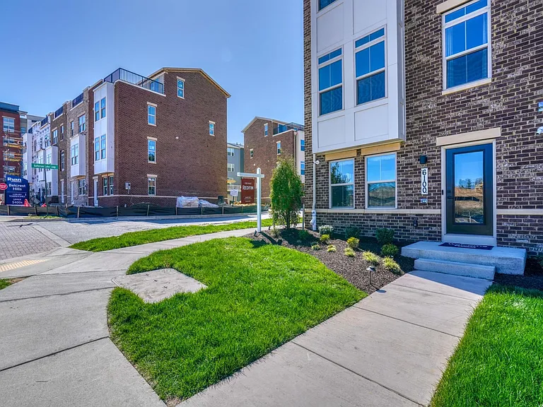6100 Northwest Dr #1 — Photo 61
