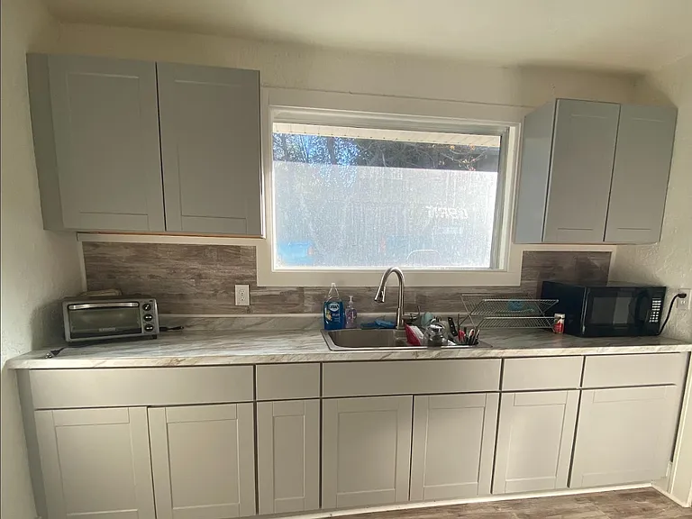 923 W Clark St #923 — Photo 4
