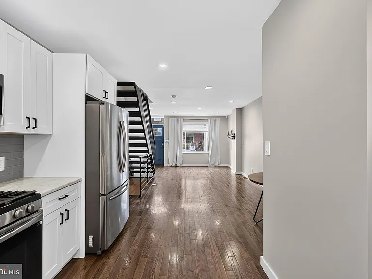 1911 S Lambert St — Photo 11