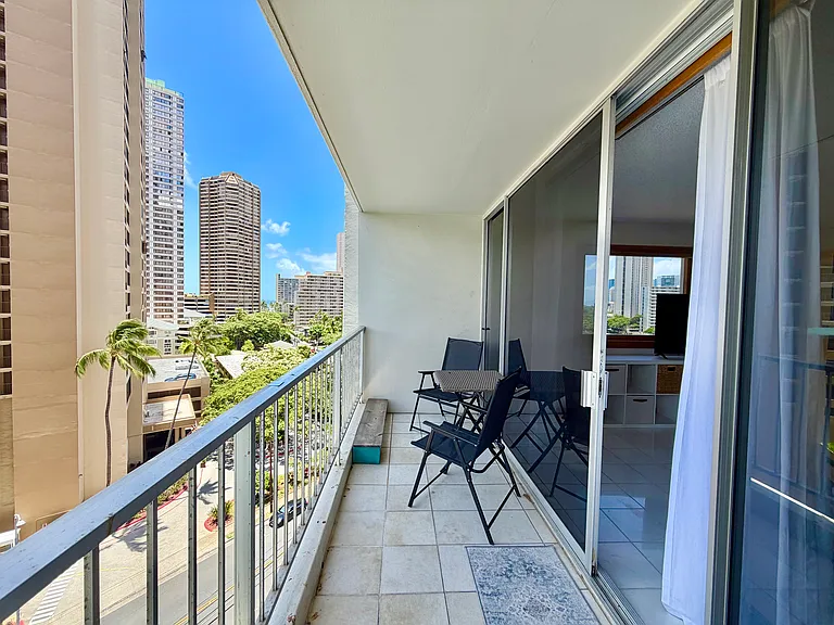 400 Hobron Ln #901 — Photo 10