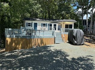112 N Cardinal Dr, New London, NC 28127