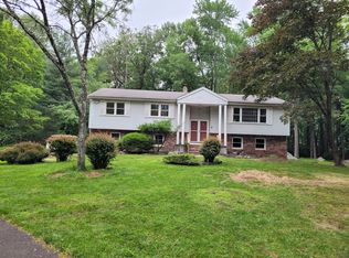 21 Alida Pl, Ramsey, NJ 07446