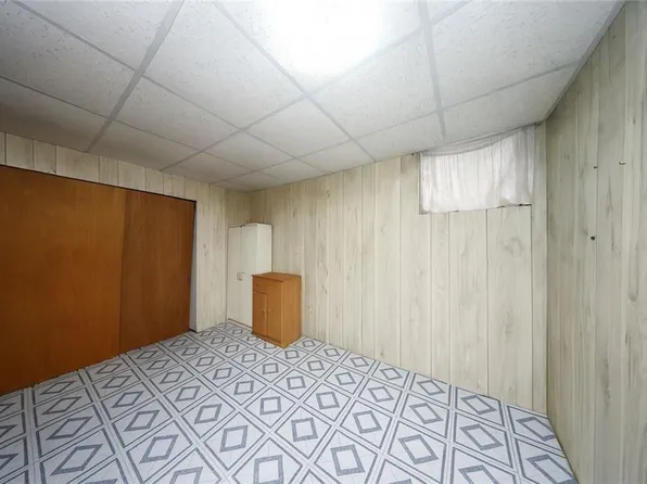 2284 East 22nd Street image 16 of 35