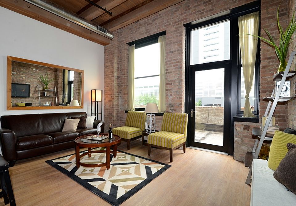 1st image of 125 E 21st St APT 315